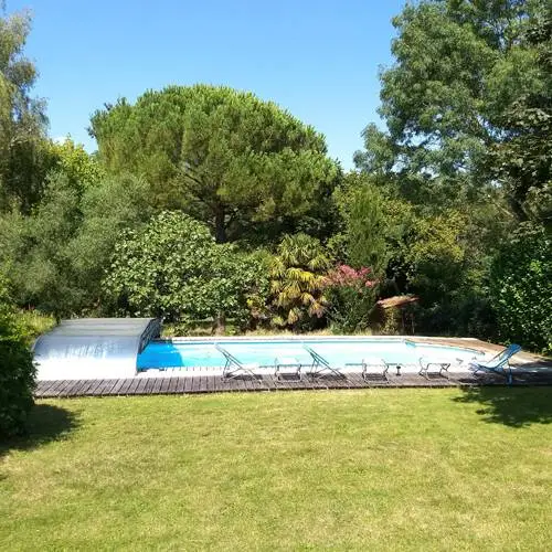 La piscine | Accueil | Les Herbes Folles | Chambres d’hôtes de charme piscine Saintes Charente-Maritime